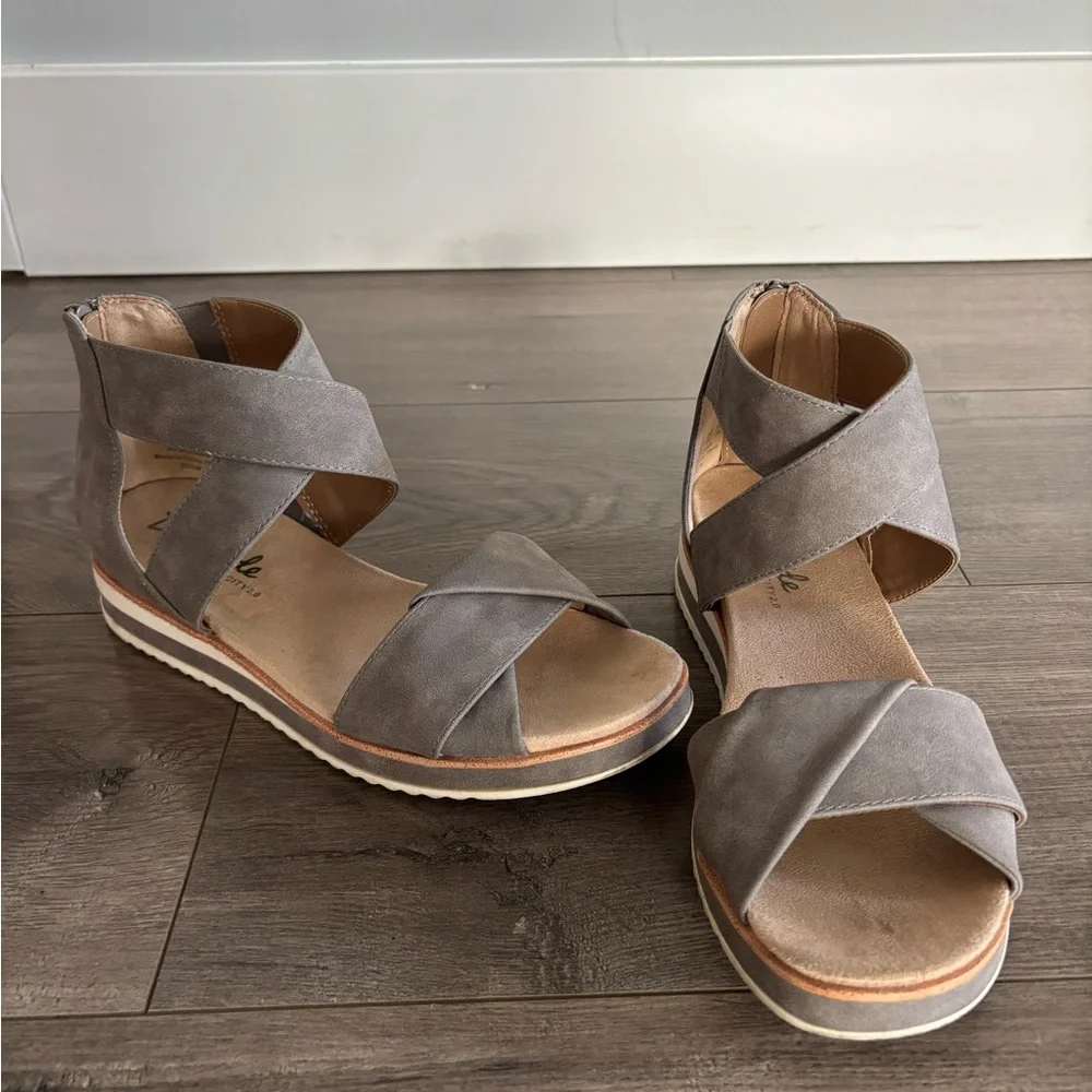 Women's Gray Lifestride Zip Up Sandals - Picture 5 of 7